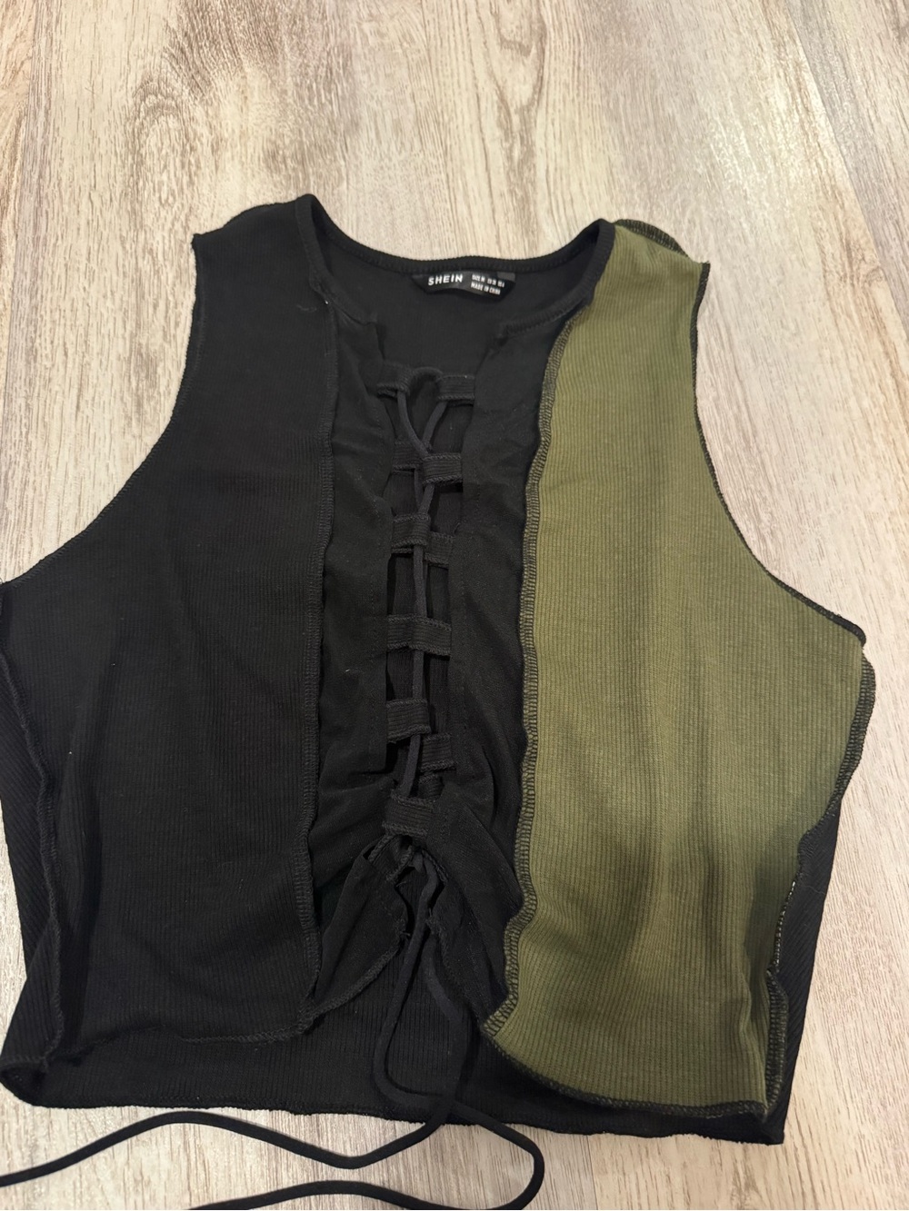 SHEIN Black & Olive Green Lace-Up Ribbed Crop Top